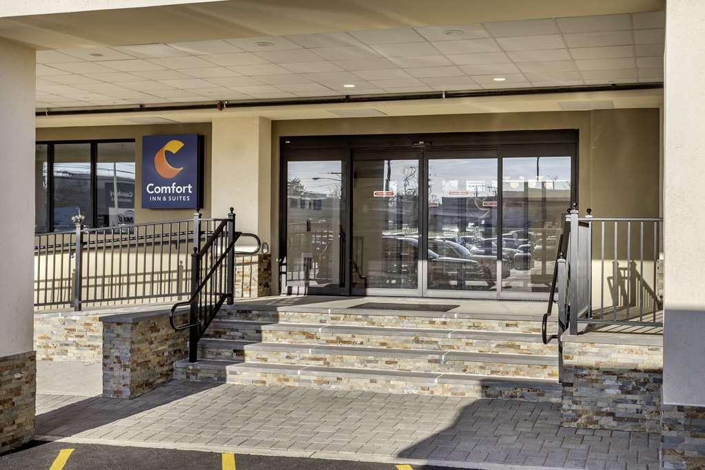 Comfort Inn & Suites Newark Liberty International Airport エクステリア 写真