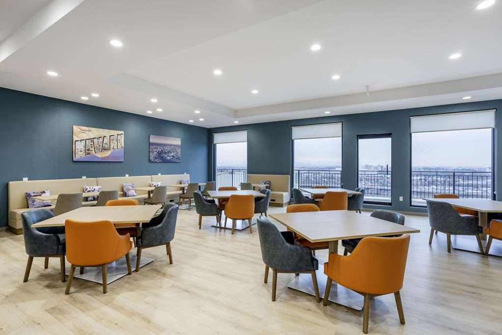 Comfort Inn & Suites Newark Liberty International Airport レストラン 写真