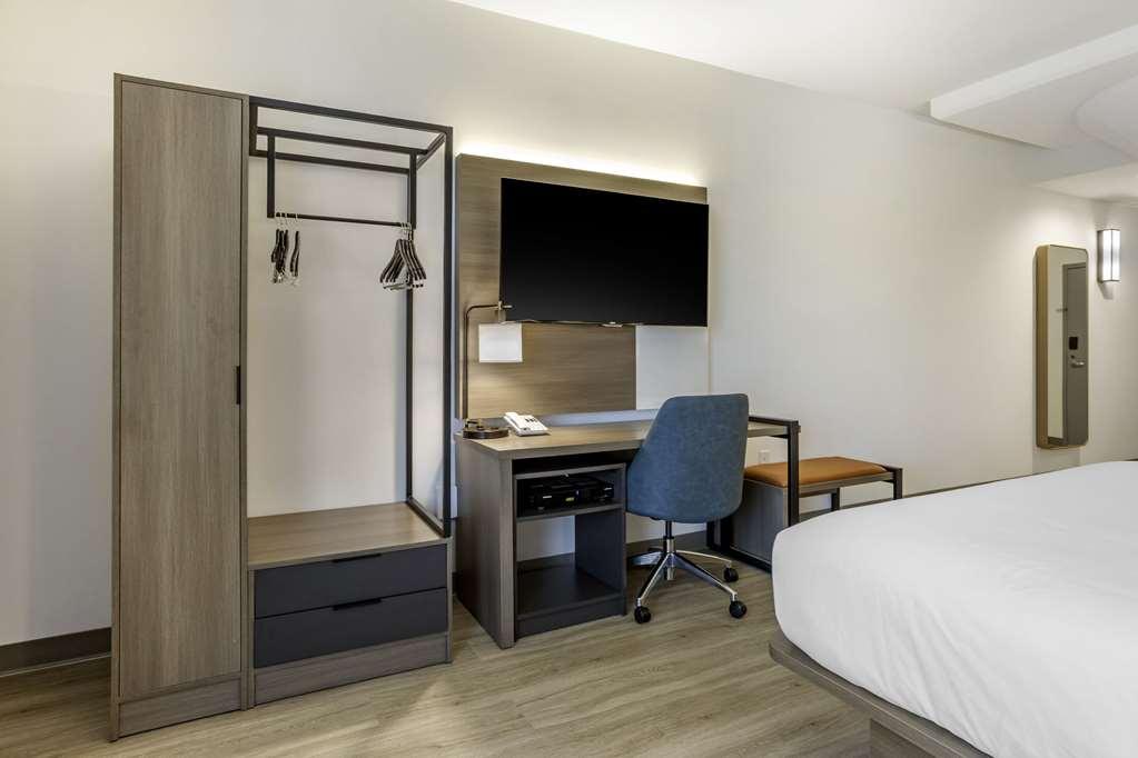 Comfort Inn & Suites Newark Liberty International Airport 部屋 写真
