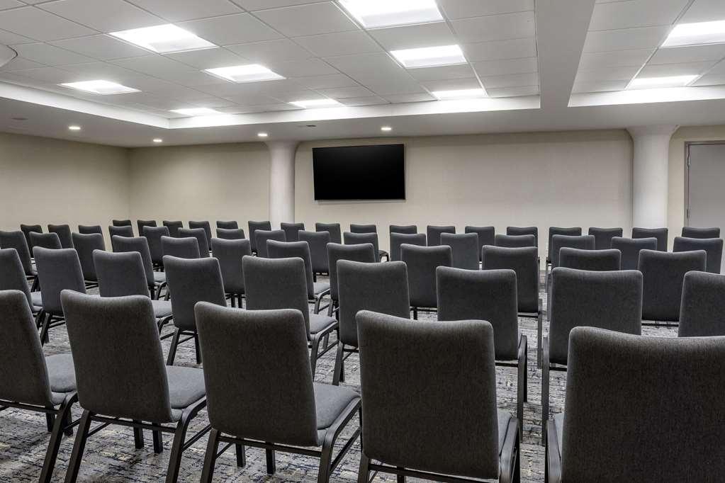 Comfort Inn & Suites Newark Liberty International Airport 設備 写真