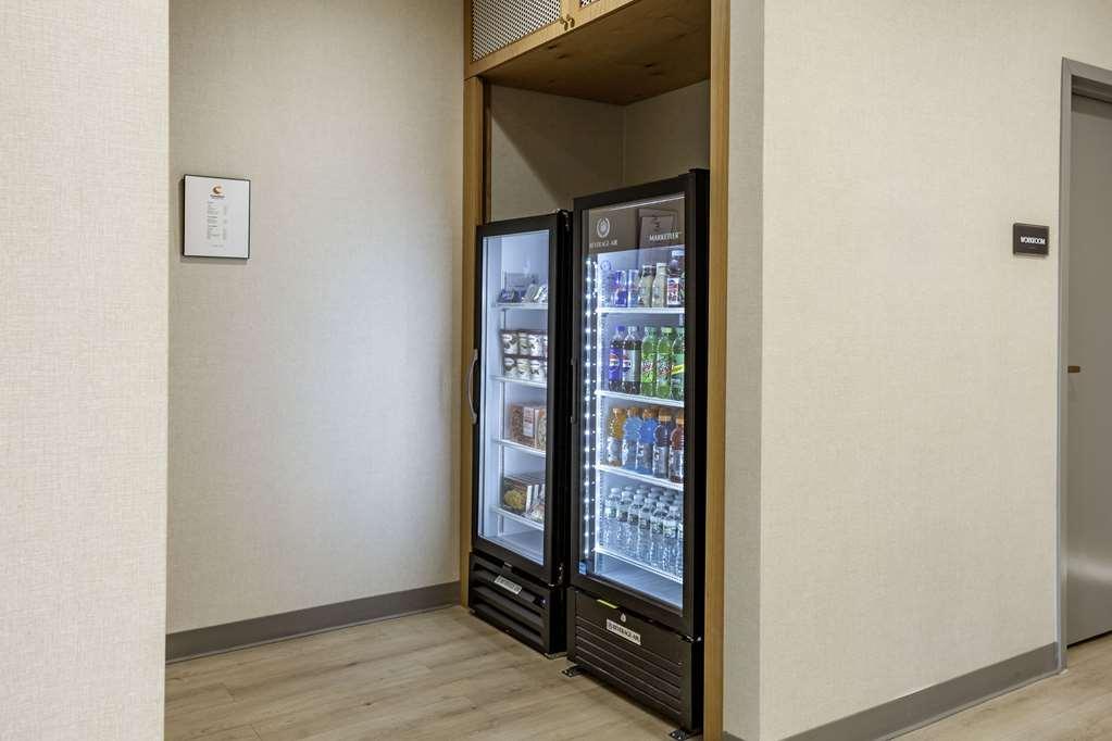Comfort Inn & Suites Newark Liberty International Airport 設備 写真