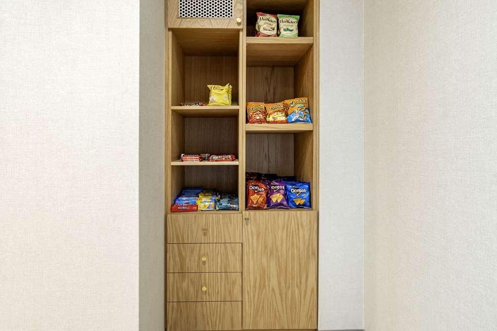 Comfort Inn & Suites Newark Liberty International Airport 設備 写真
